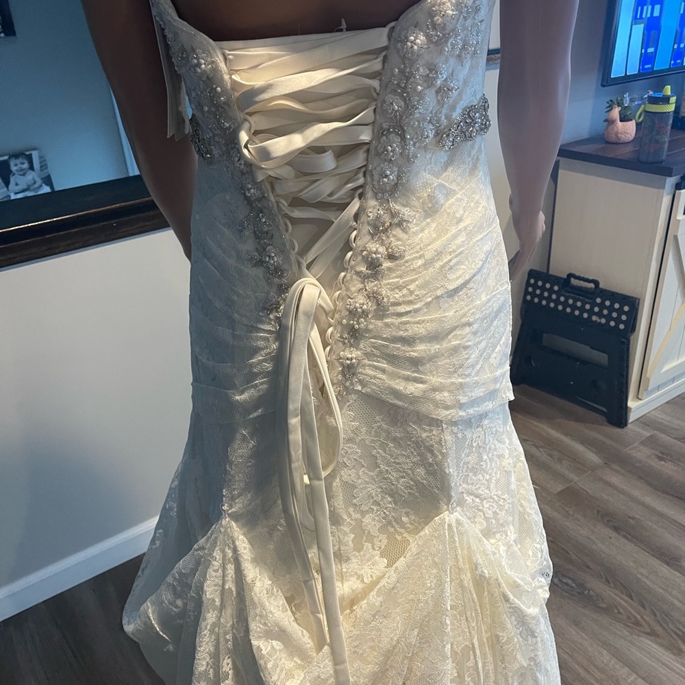 Wedding dress size 6 new with tags - Picture 4 of 15